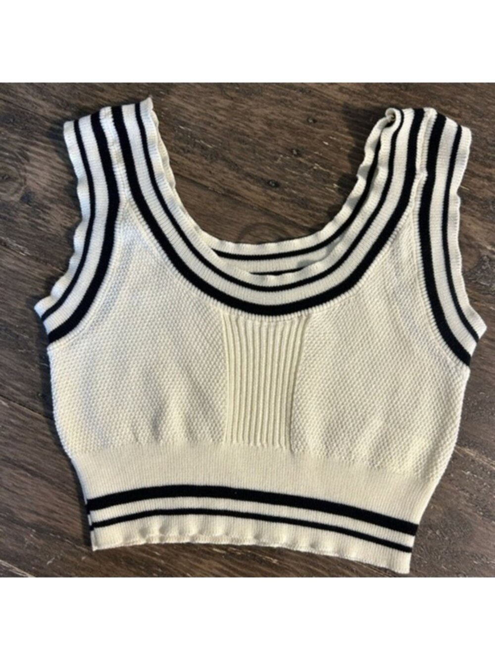 Sweater Vest Size Small Cropped Fitted Black & Off White NWOT - Picture 1 of 4